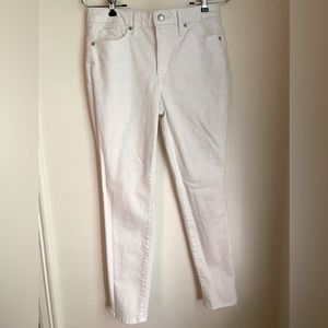 White skinny jeans